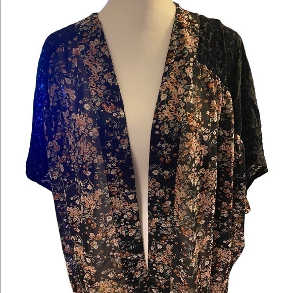Accessories - Look by M New York wrap size medium